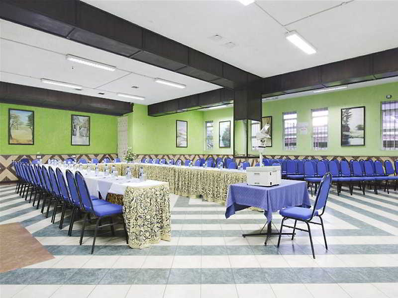 Sentrim 680 Hotel Ναϊρόμπι Εξωτερικό φωτογραφία