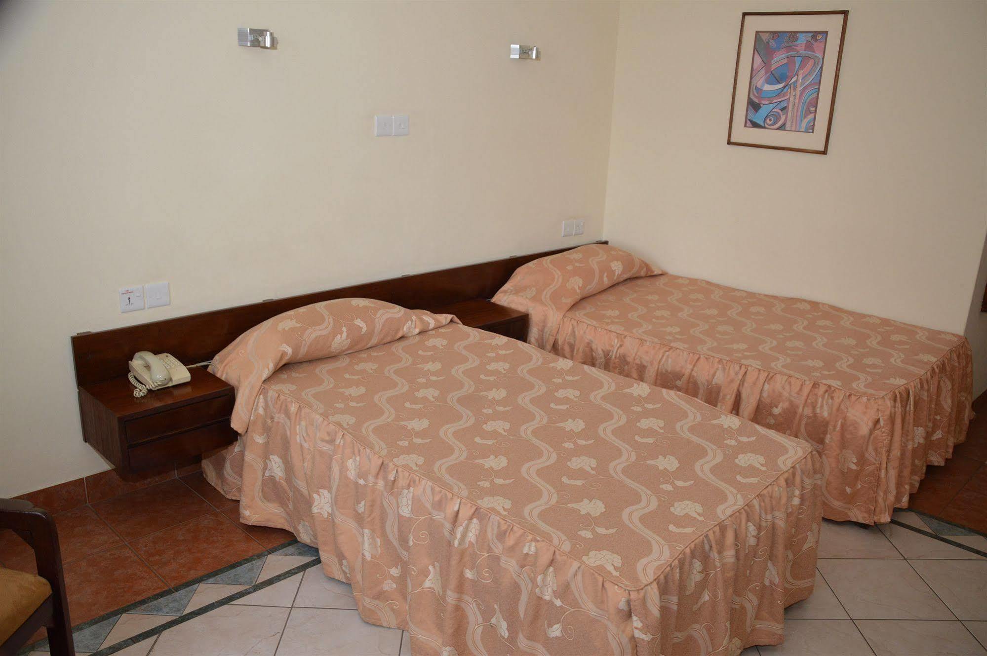 Sentrim 680 Hotel Ναϊρόμπι Εξωτερικό φωτογραφία
